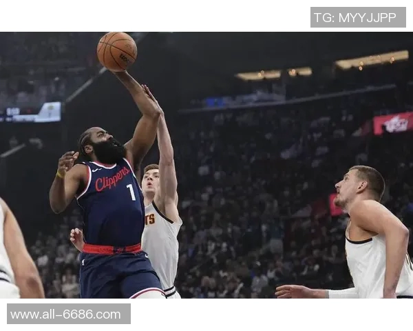 哈登微笑引领快船逆转胜利13中10砍下31分6助攻成关键英雄