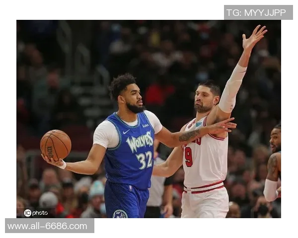 文班与华子对决精彩瞬间剃头技巧助力少林神力展现绝佳跳投